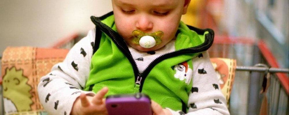 bandeau article bébé et iphone