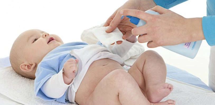Cosmétiques bébé : quelles sont ces substances chimiques dangereuses pour la peau des bébés ?