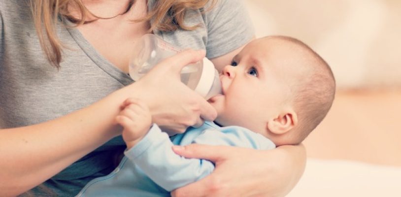 5 conseils pour choisir le premier biberon de bébé